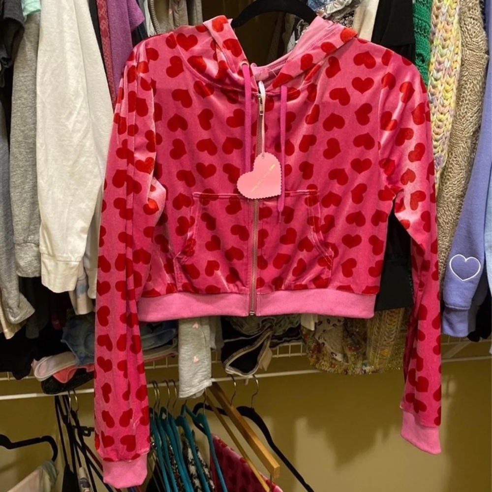 The heart velour jacket dupe from sugar thrillz